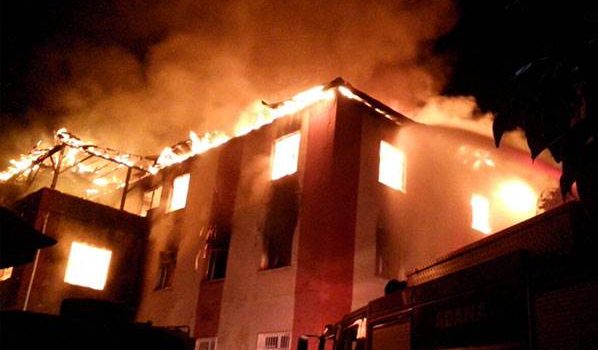 Adana’da kız öğrenci yurdunda yangın: 8 öğrenci hayatını kaybetti…